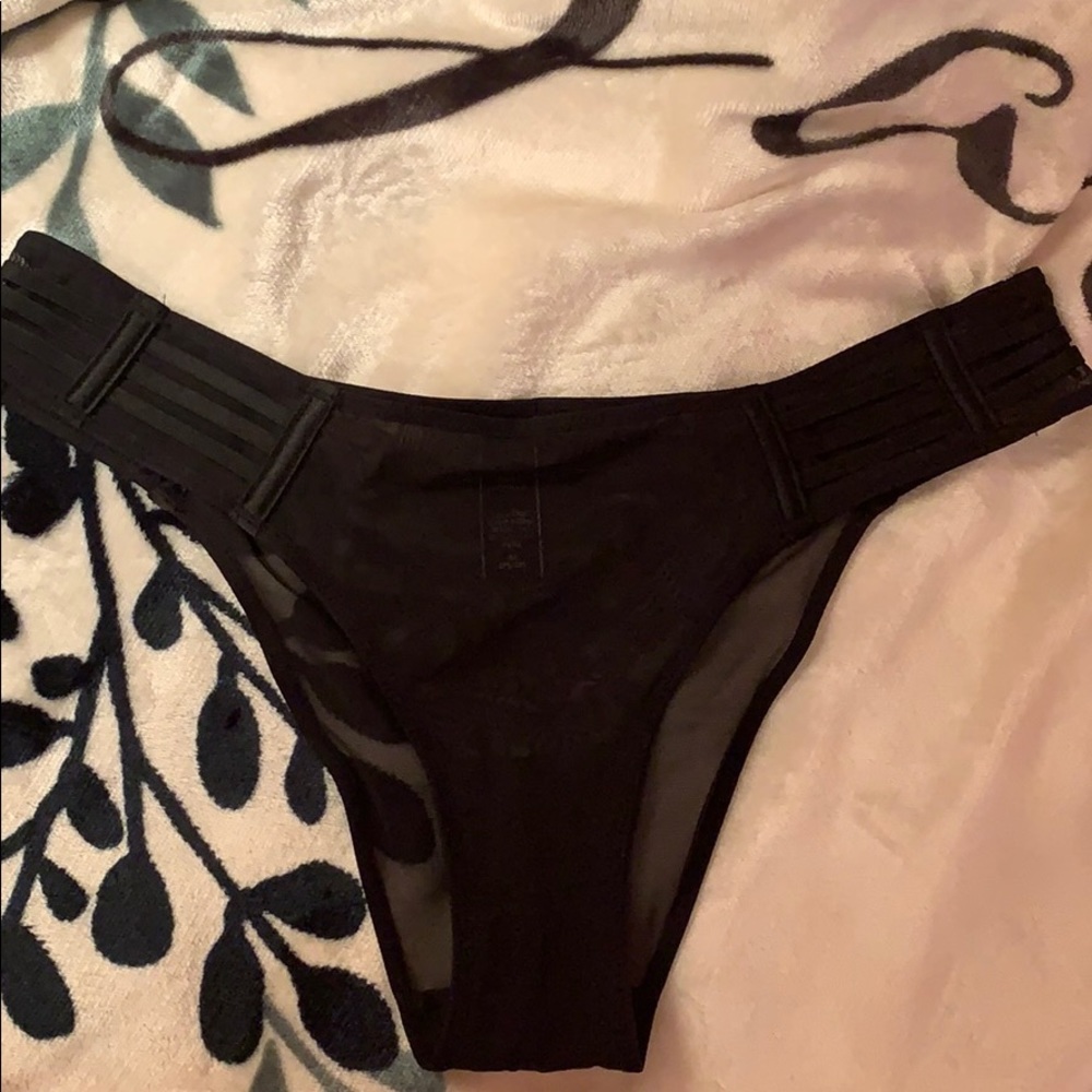 Victoria’s secret tanga cheekini